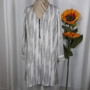 Rebel Wilson Angels 1X long sleeve blk & white